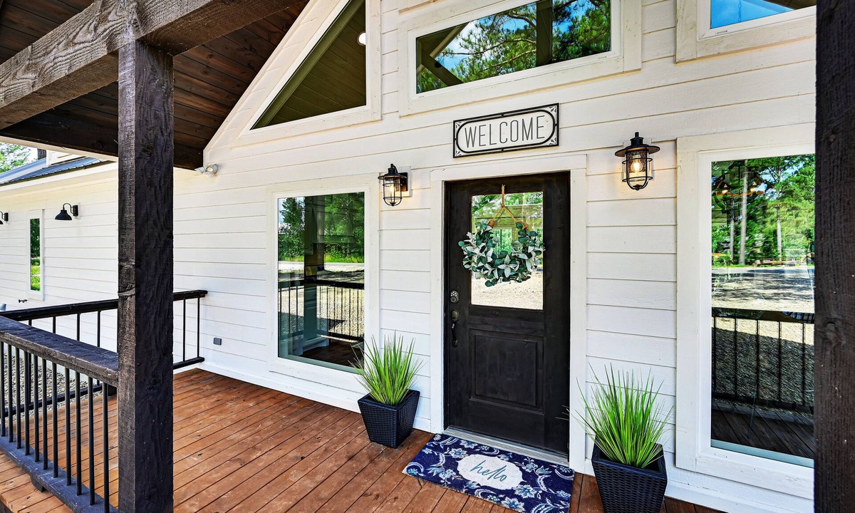 Broken Bow Cabin | Rated one of the Top 18 Luxury Cabins🌲Romantic farmhouse cabin🌲HOT TUB🌲Mural🌲