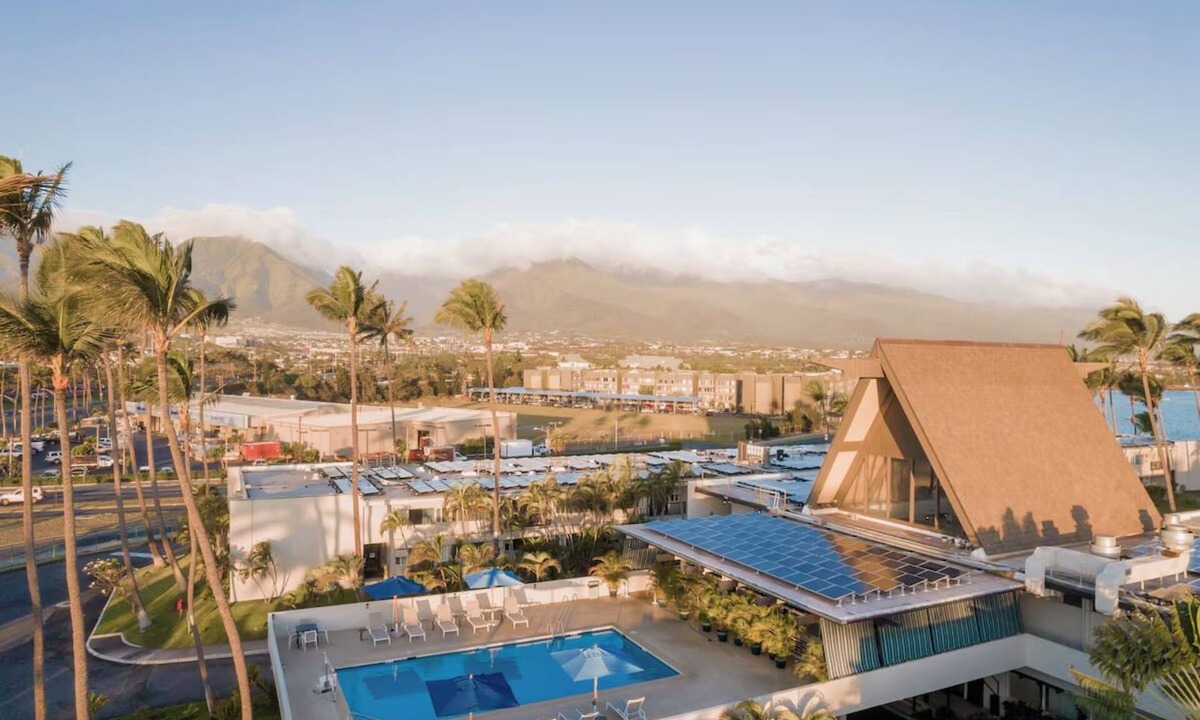 Kahului Hotel | Refreshing Kahului Stay: Outdoor Pool & Breakfast by the Beach | Garden View Roo