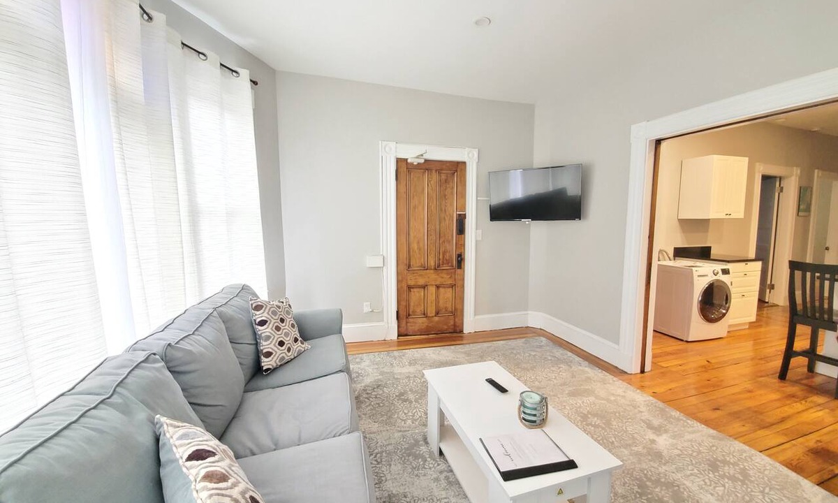 Historic Hill Apartment | Renovated 2BR Newport Apartment - Walk to Thames Street