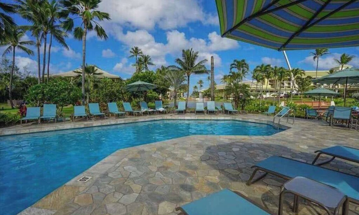 Hanamaulu Condo | Renovated Oceanfront Lihue Condo with AC, Lanai & Pool