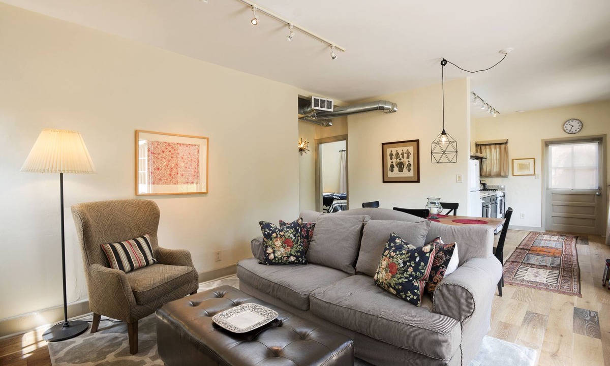 Downtown Santa Fe House | Renovated quiet adobe casita. 2 queen bed, 2 bath, only 10 min walk to Plaza!