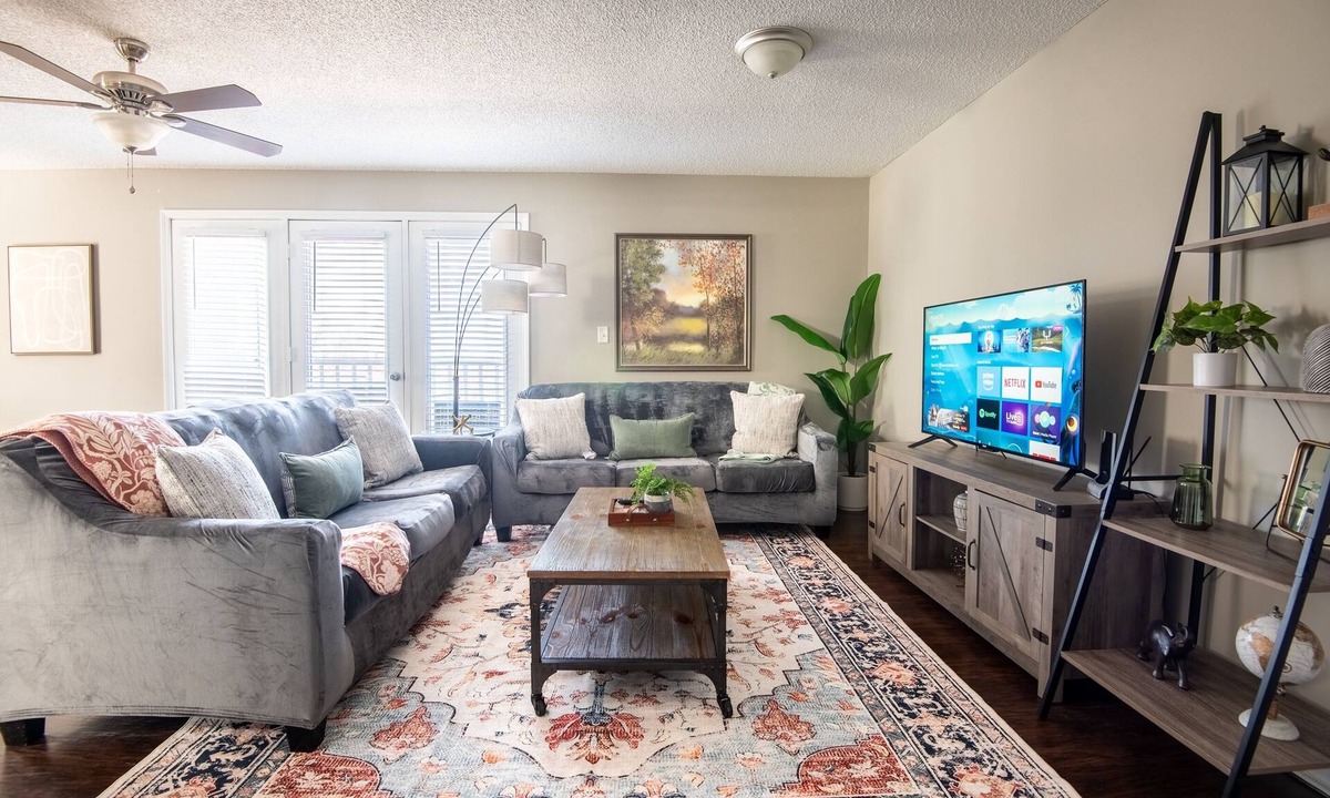Five Points South Condo | Ridge Retreats Unit B - Balcony/Wifi/4 Queen Beds