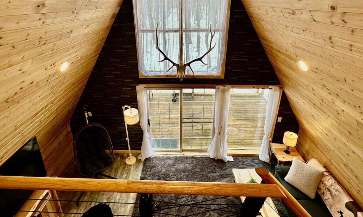 Briar Crest Woods Cabin | Romantic A-Frame - Hot Tub - Pets Welcome