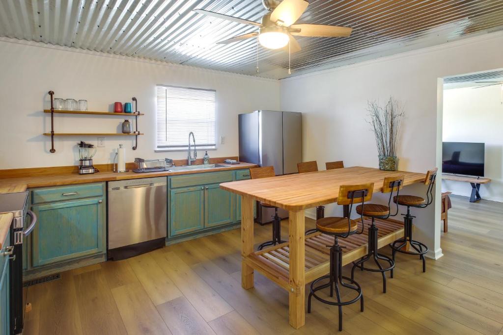 Lupton City House | Rustic Whitwell Home w/Grill, Near State Parks!