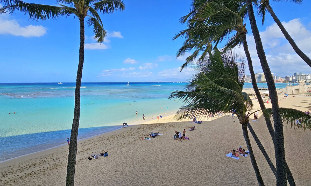 Diamond Head - Kapahulu - St. Louis Apartment | Sans Souci Beachfront Studio Condo 106