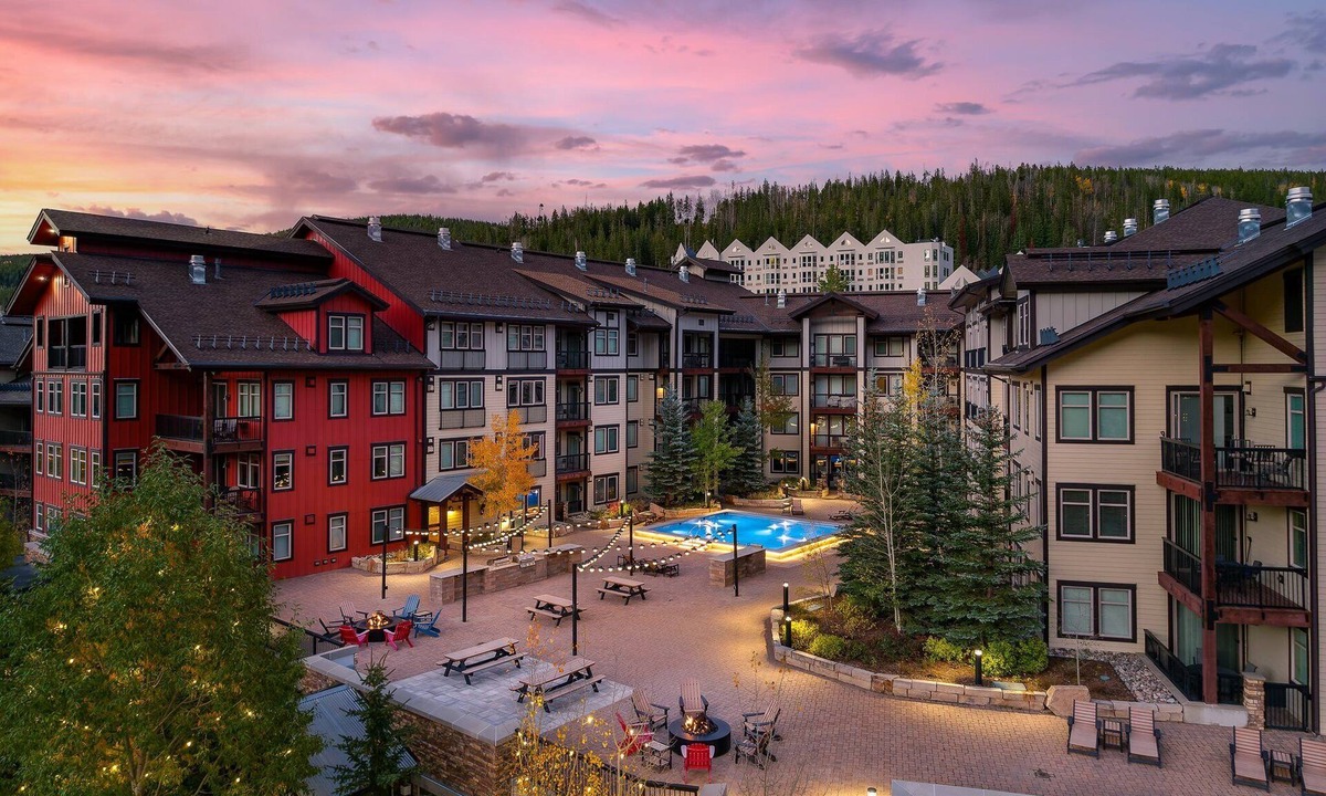 Winter Park House | Ski In Out Village Condo 4375 I Huge Hot Tub I Views I Heated Garage I Discounted Attractions
