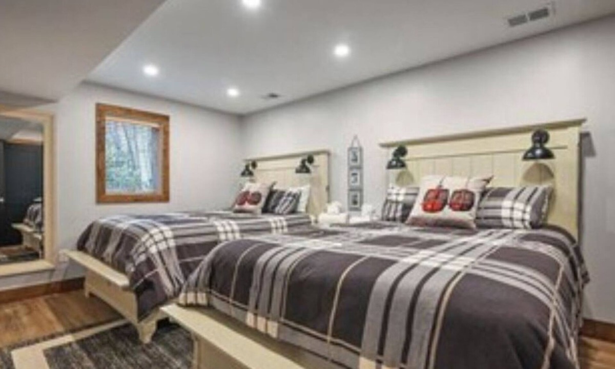 Tannersville House | Ski Side Getaway < 1 Mile From Mountain