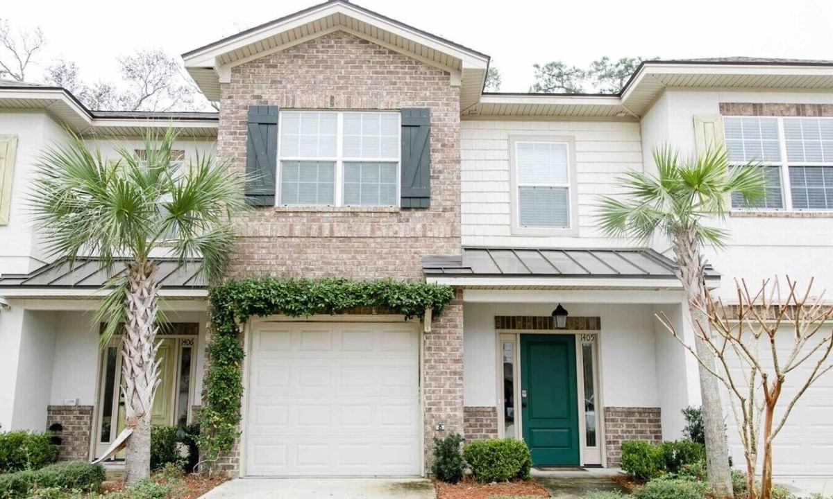 Saint Simons Island Villa | Stay central, Enjoy Golf Views, Perfect 4 Families