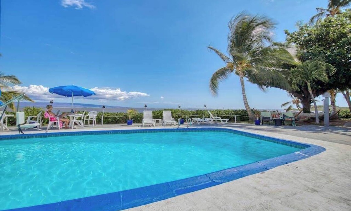 Kaunakakai Apartment | Stay Central on Molokai in a Studio with Pool & Kitchenette
