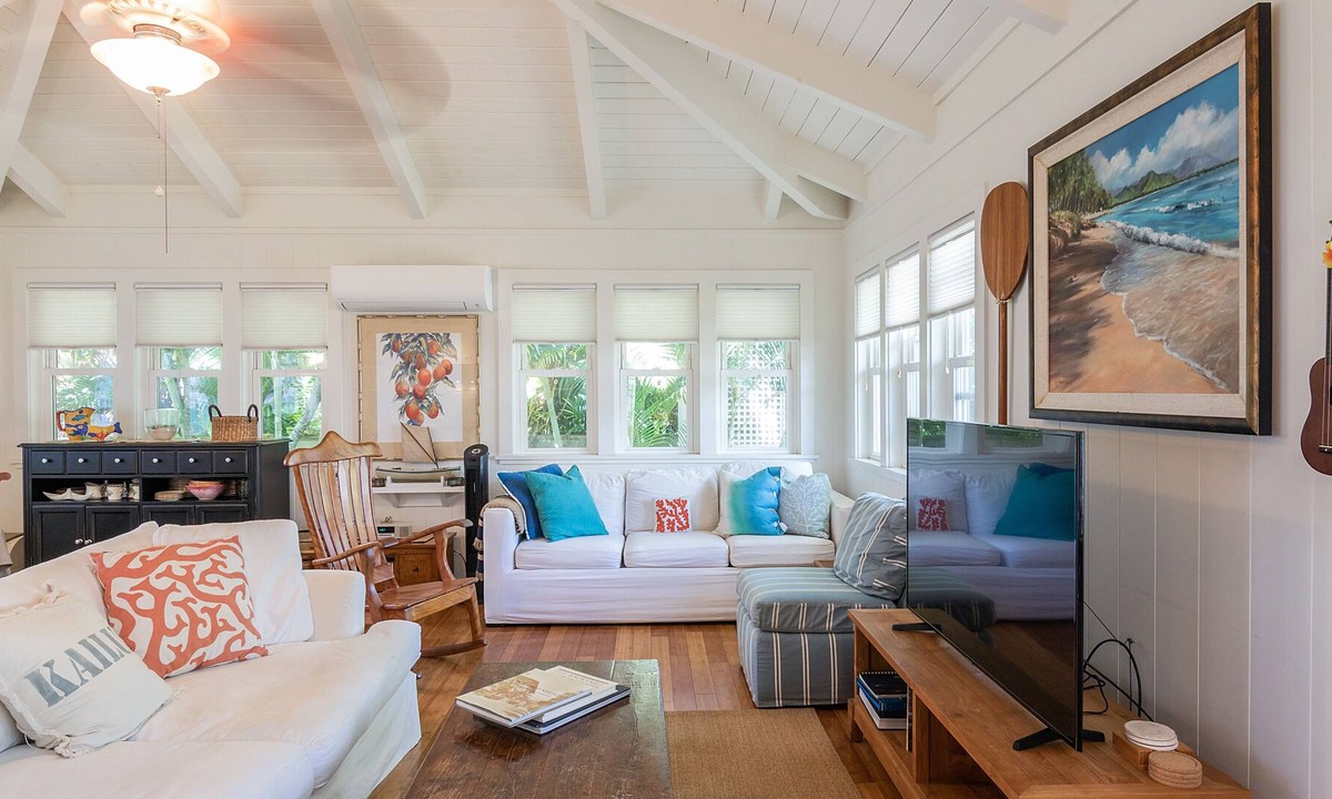 Kailua Cottage | Sunshine Cottage just steps to Kailua beach