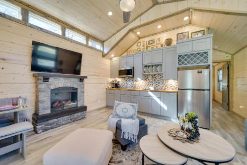 Broken Bow House | 'Sweet Spot' Cabin in Broken Bow w/Fire Pit!
