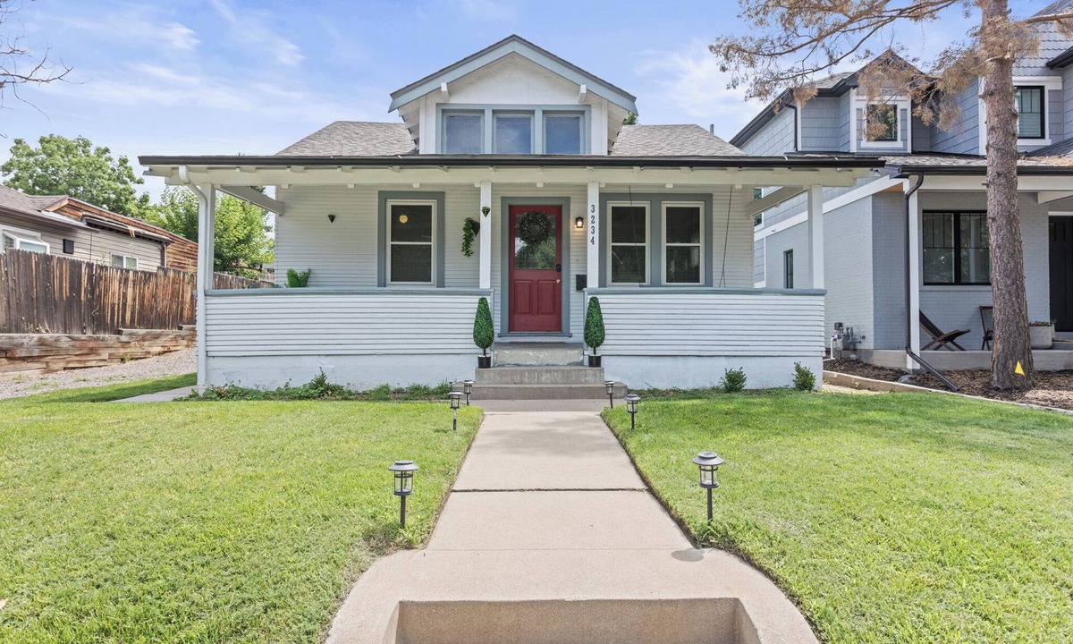 Englewood House | The Craftsman House - Prime Location - 4BD