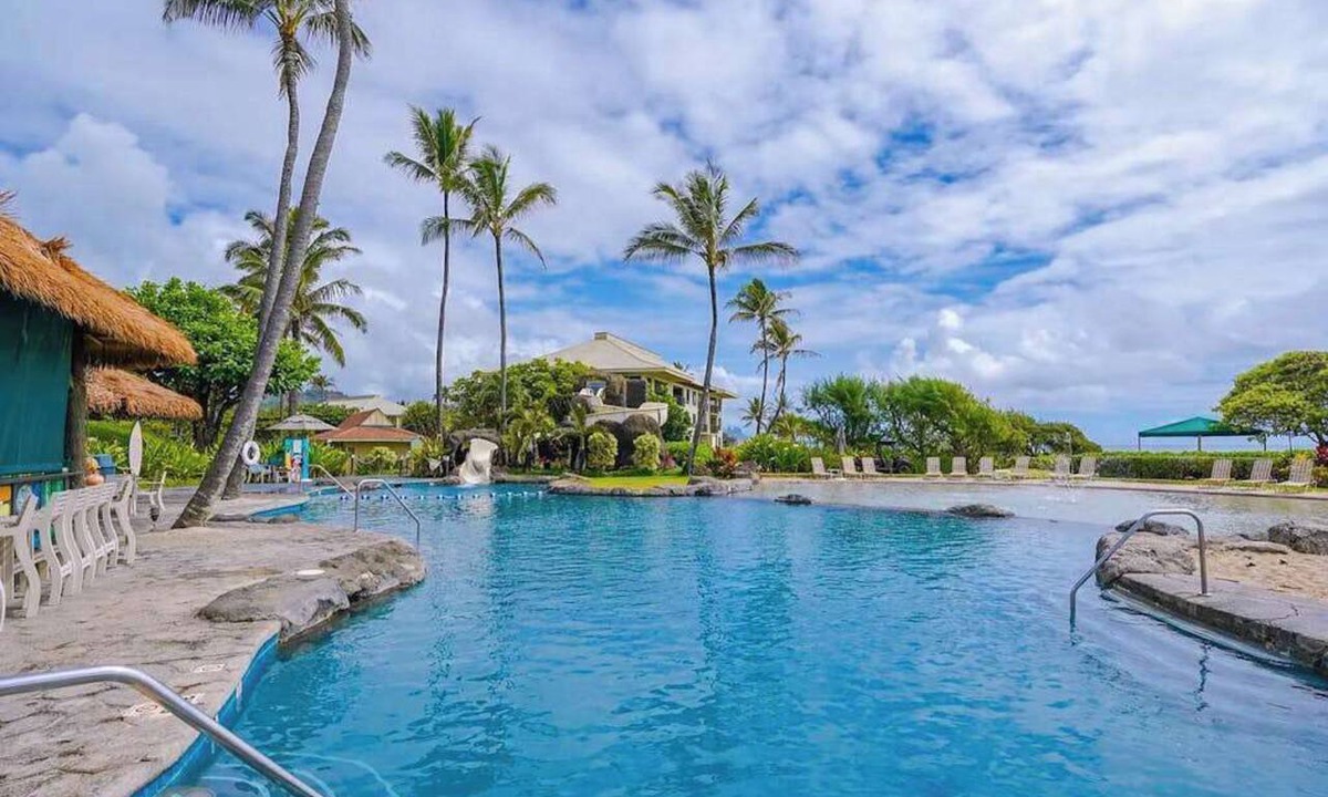 Hanamaulu Apartment | Third-Floor Lihue Condo with Resort Pools, Gym, Spa & Dining