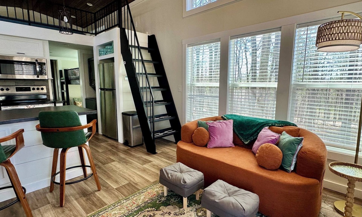 Mentone Cottage | Tiny House minutes from the HEART of MENTONE