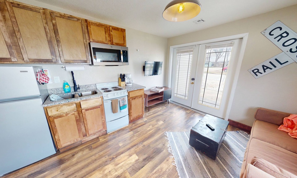 Neosho Apartment | Train Themed Accommodations Near Neosho Square! Side A