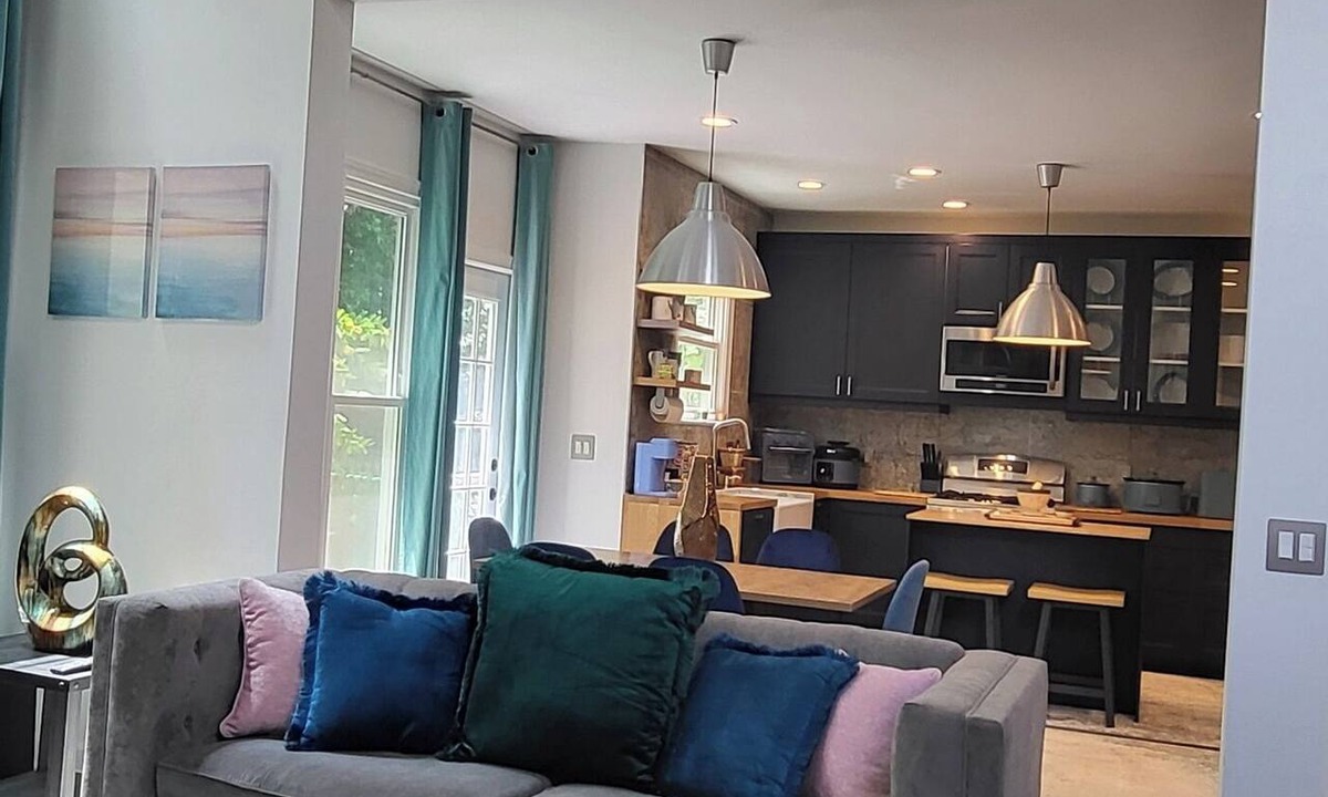Suwanee House | Tranquil 5B/3B w/Serene Lounging, Firepit, Massage Chair, & Universal EV Charger