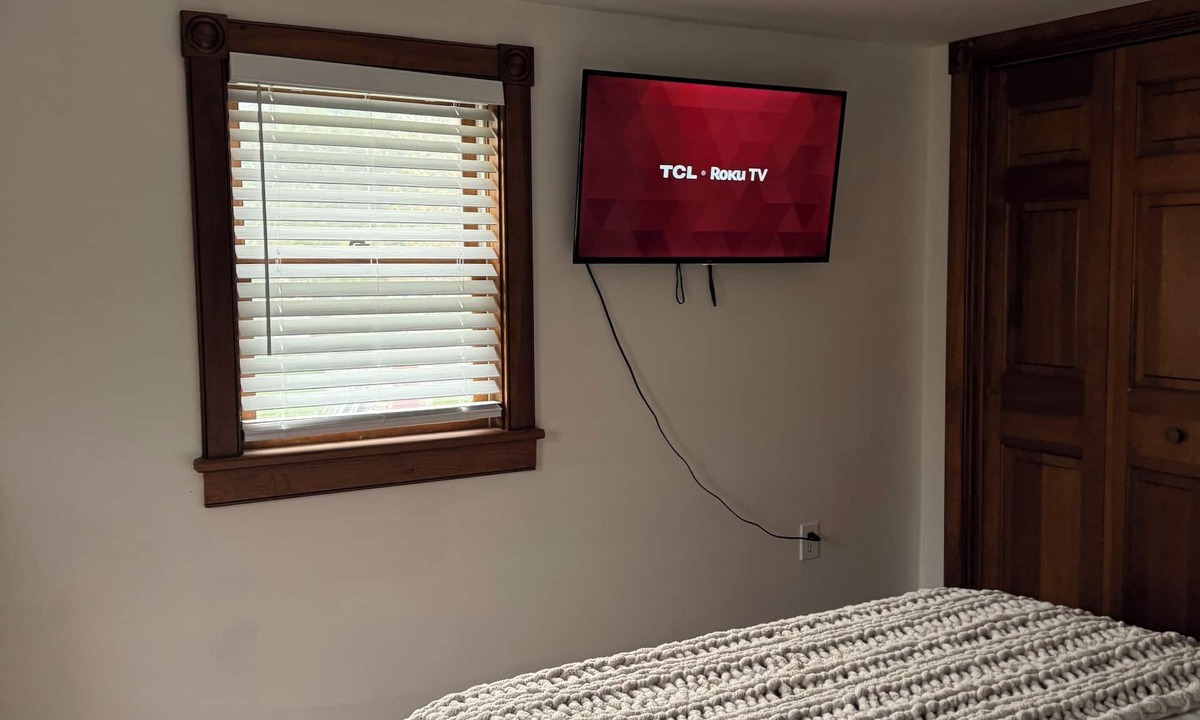 Stroudsburg Other | Tranquil, serene farmhouse, hot tub, game room, outdoor pizza oven waterfront
