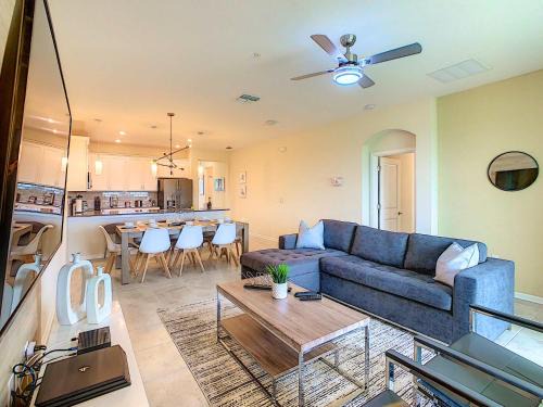 Four Corners House | Unique 3BR condo with Waterpark