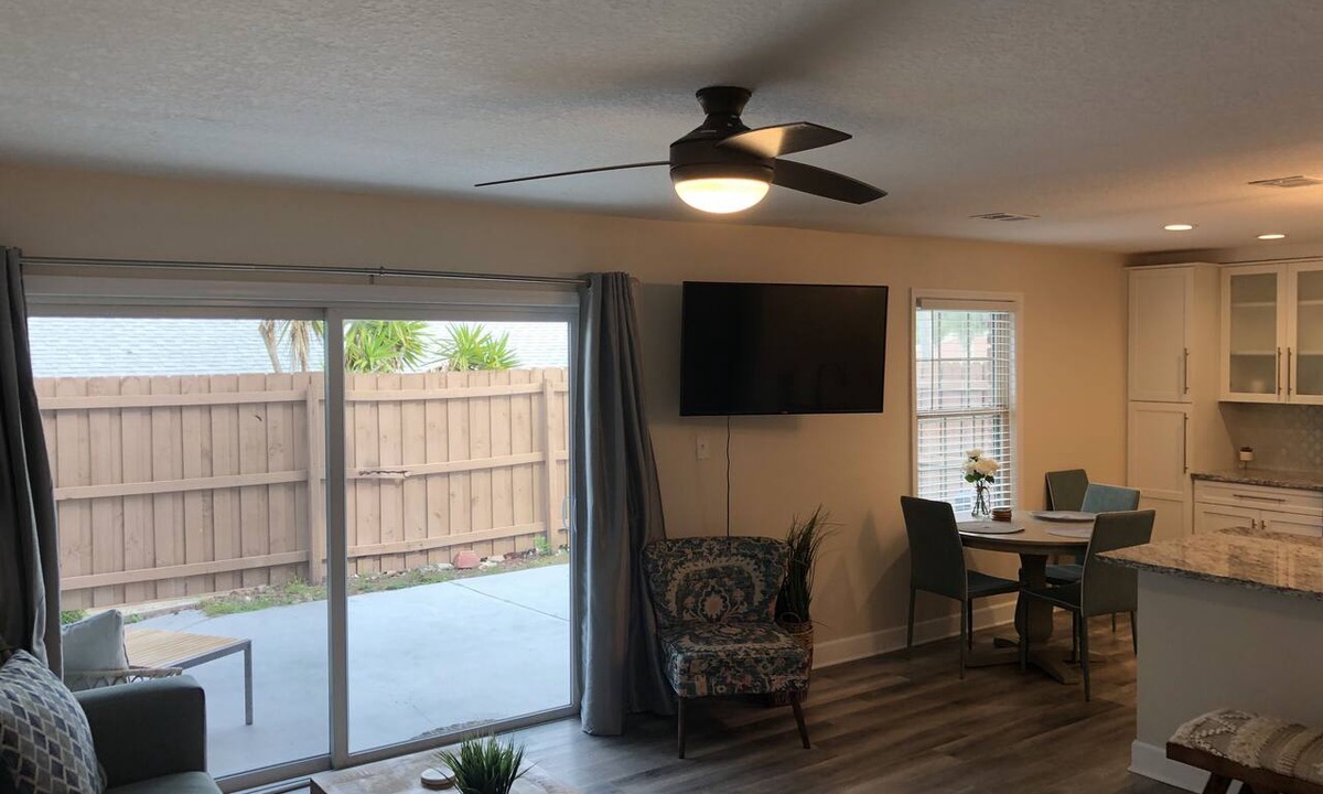 Casselberry Condo | Very Special HGTV Type 2 bed 1 bath