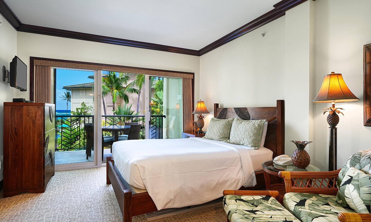 Wailua Condo | Waipouli Beach Resort Partial Ocean 2 BD 3 BA