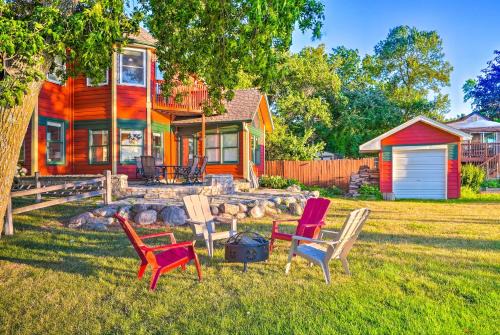 Mound House | Waterfront Mound Retreat w/Dock & Lake Access!