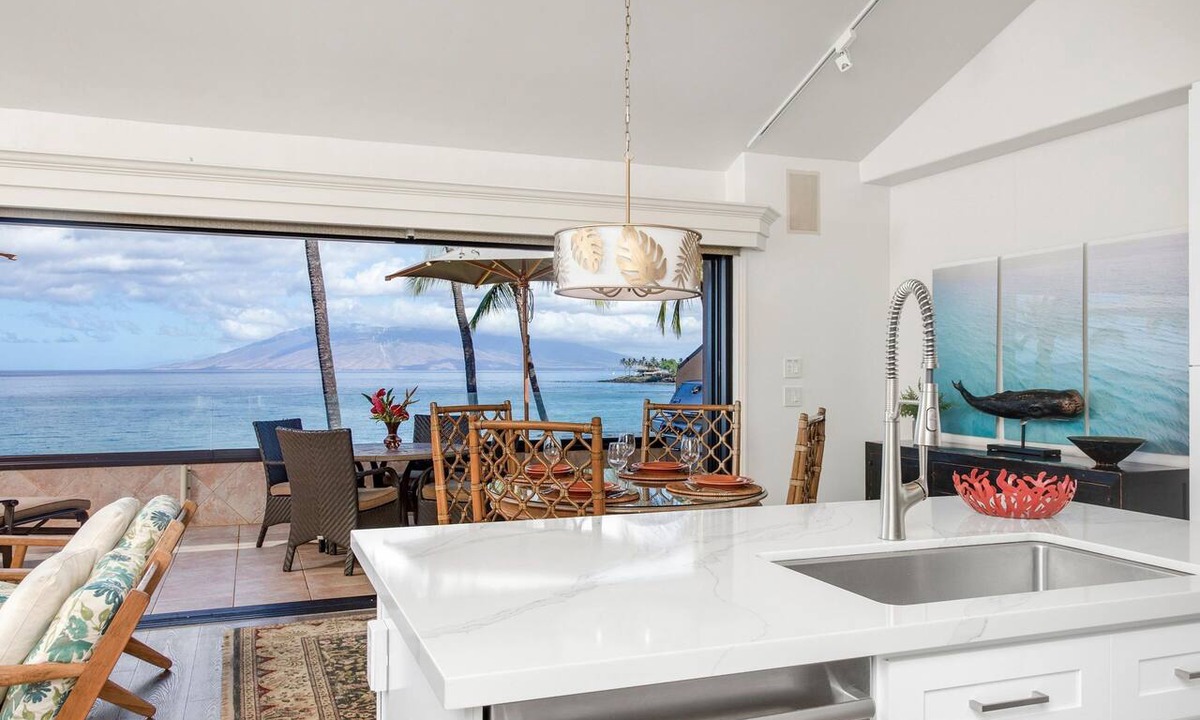 Wailea Condo | Whale Watch From Your Lanai - Makena Surf E302