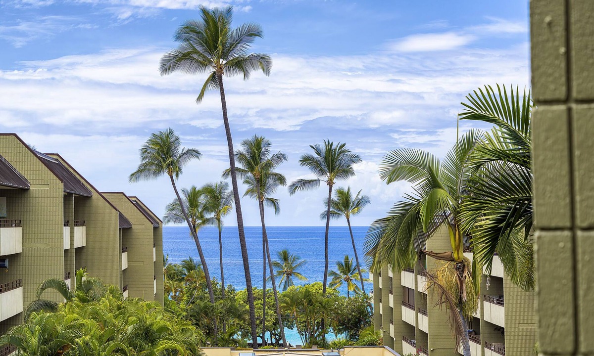 Kahaluu Bay Condo | White Sands Village #226 Updated, OceanViews, Elevators, Central AC!