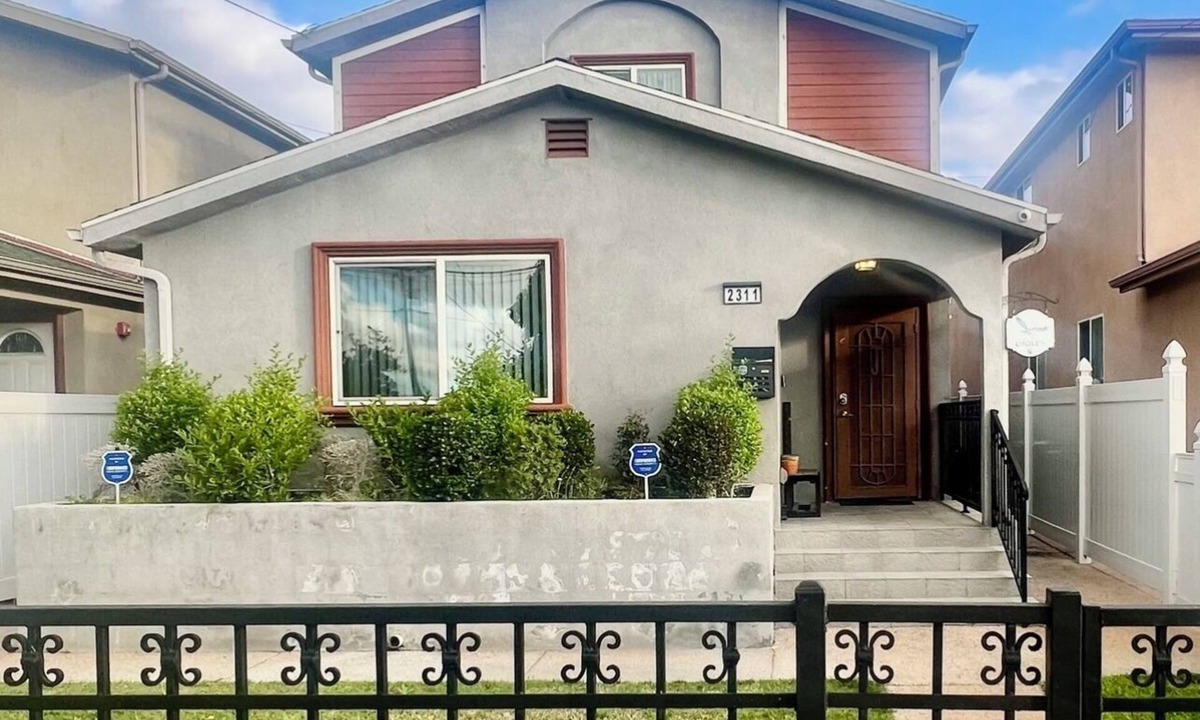 Harbor House | World Cup Fan Home near BMO and Sofi Stadium that sleeps up to 8 guests!
