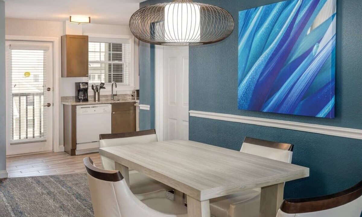 Yachting Village Condo | Wyndham Newport Onshore|2BR/2BA Balcony King Suite