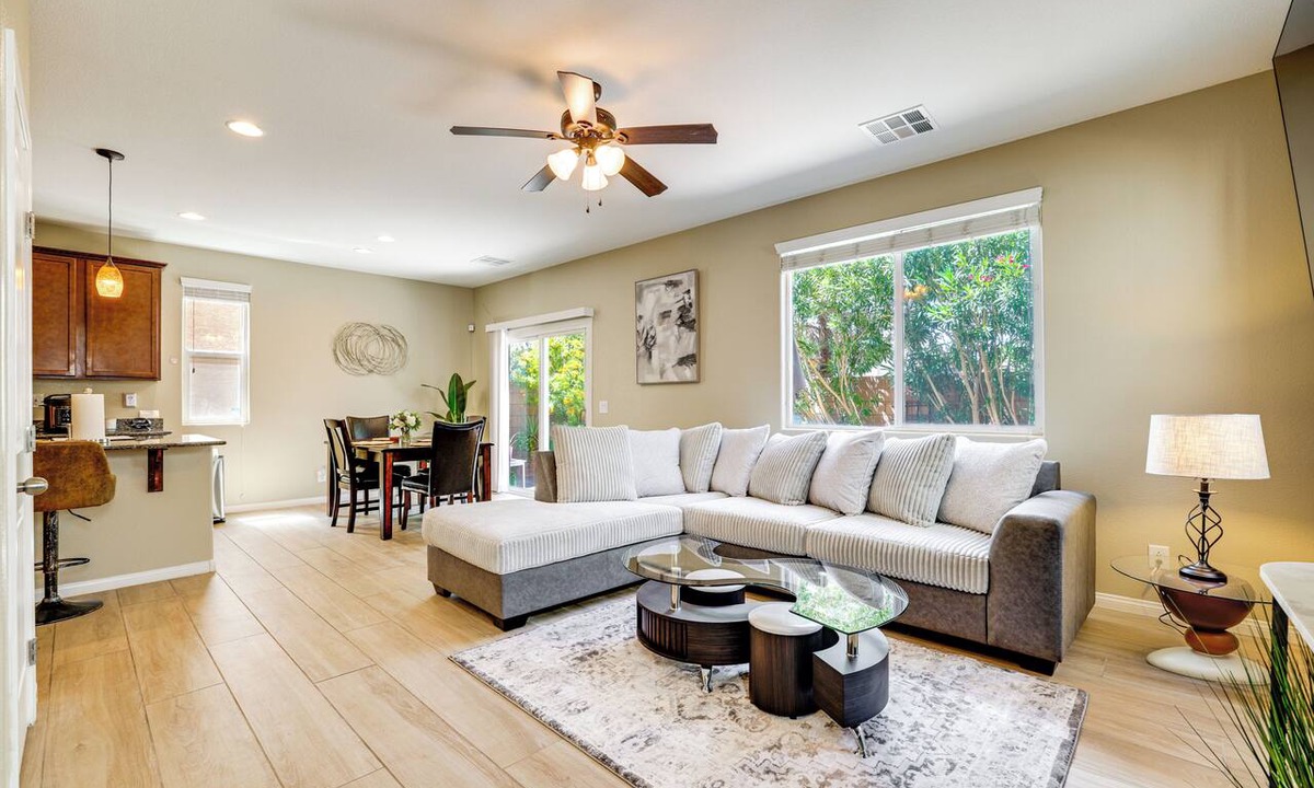 Enterprise House | Your Home For Now! 12 Mi to Las Vegas Strip