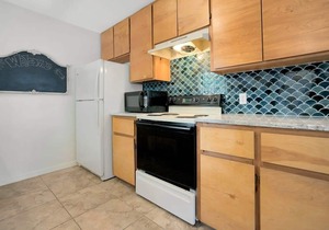 1 Block to Beach & A Street Tropical Apt w Patio in St. Augustine