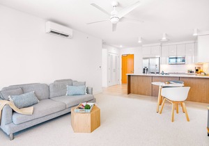 23rd Floor Ala Moana 1bedroom with Parking
