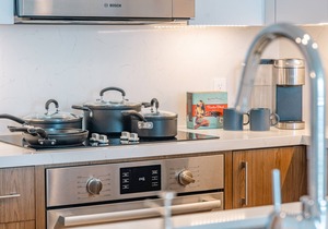 23rd Floor Ala Moana 1bedroom with Parking