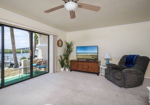 93 m² Condo ∙ 2 bedrooms ∙ 6 guests in Winthrop Holding