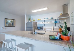 Beachside Kapaa top floor condo + A/C