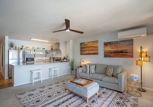 Beachside Kapaa top floor condo + A/C