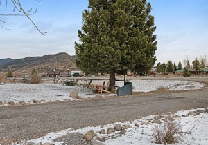 Cabin with WiFi, home comforts, & shared grill - dogs welcome in South Fork