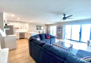 Harbour Island 402L-Baywater 14th St, WIFI, Pool, Elev, W/D, AC