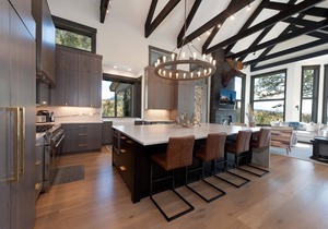 Luxury Modern Mountain Home w/Amazing Lake & Mountain Views. 2 Miles to Purg in Durango