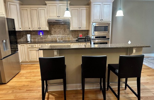 Northwest Raleigh House | 1 Bedroom Private Retreat in Raleigh – Hot Tub & Exclusive Access
