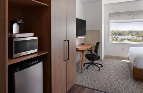 Williamsburg Hotel | 1 King | Element Orlando International Drive | Near SeaWorld & EPIC Universe