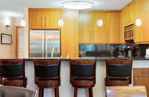 Vail Condo | 100 ft. to Gondola! Balcony, Fireplace, Views, Parking! Heart of Lionshead!