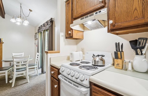 West Bridgewater Hotel | 106 One bedroom Queen Suite on the 1st floor w/outdoor heated pool