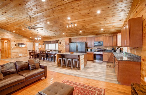 Ebervale House | 11 BR 8 BA Pickle/Basketball CT EV CHARGER HOT TUB FIRE PIT ON 8 ACRES SLPS 30!