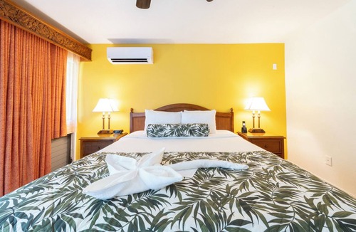 Princeville Hotel | 1BR Condo w/Lanai + In-Unit Washer/Dryer + Full Kitchenette |Pool Access