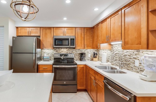 Kihei Condo | 2 Bedroom Garden View - Maui Banyan #T202AB