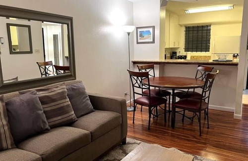 McCully - Moiliili Condo | 2 bedroom Waikiki condo/FREE parking/4beds