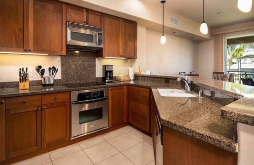 Waikoloa Condo | 2 Level Ease w/Lanais, Chic Kitchen, Laundry, AC, TVs, WiFi–Hali’i Kai Waikoloa 18F