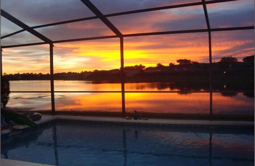 Sunset Lakes House | 2 Masters, Hot Tub, Games Room, Stunning Lake Views, Disney Only 4 Miles!