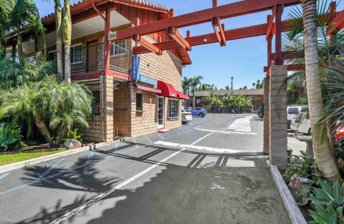 Olde Carlsbad Apartment | 2 Queen Beds|Suite,Micfridge